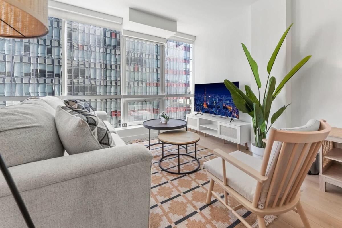 Stylish La Prime Location *